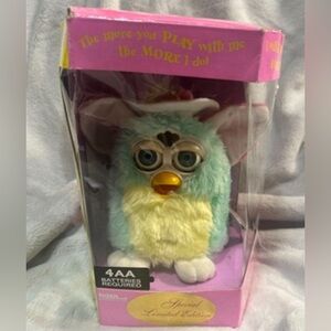 1999 Furby Special Limited Edition Spring Pastel Interactive Toy NOS Collectible